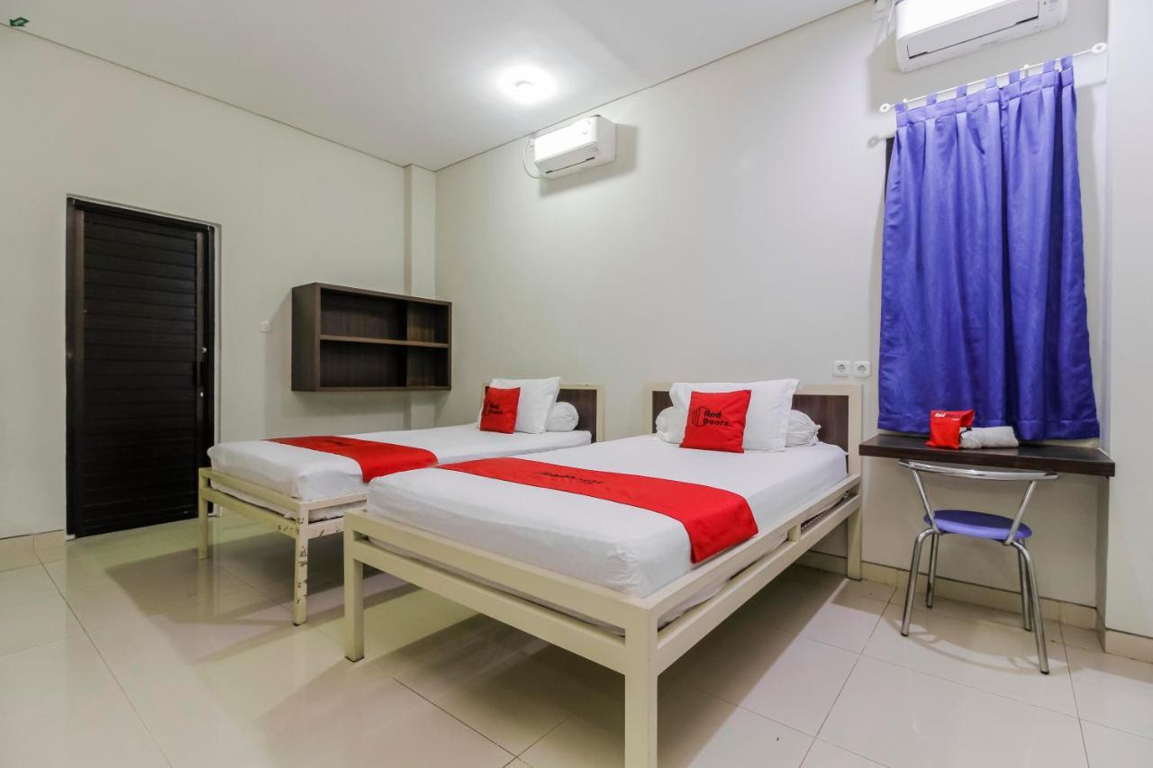 RedDoorz near Samarinda Central Plaza Exterior foto