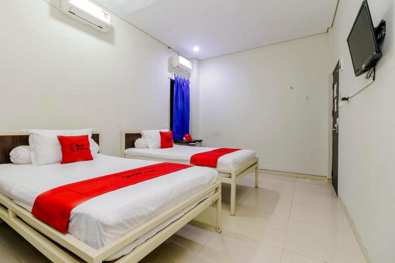 RedDoorz near Samarinda Central Plaza Exterior foto