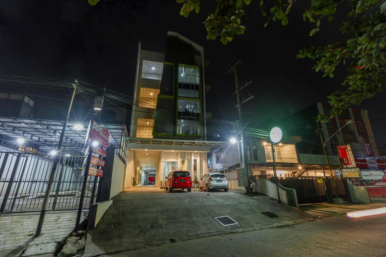 RedDoorz near Samarinda Central Plaza Exterior foto