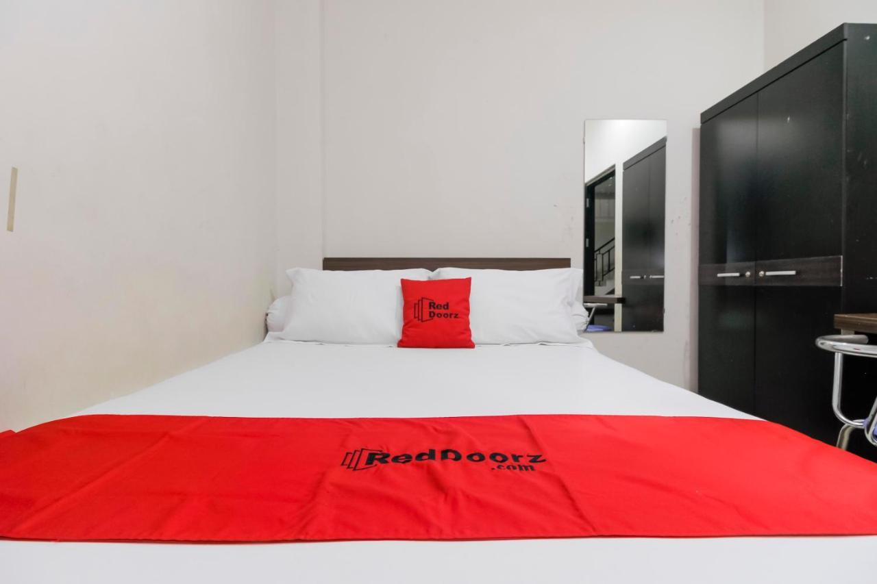 RedDoorz near Samarinda Central Plaza Exterior foto