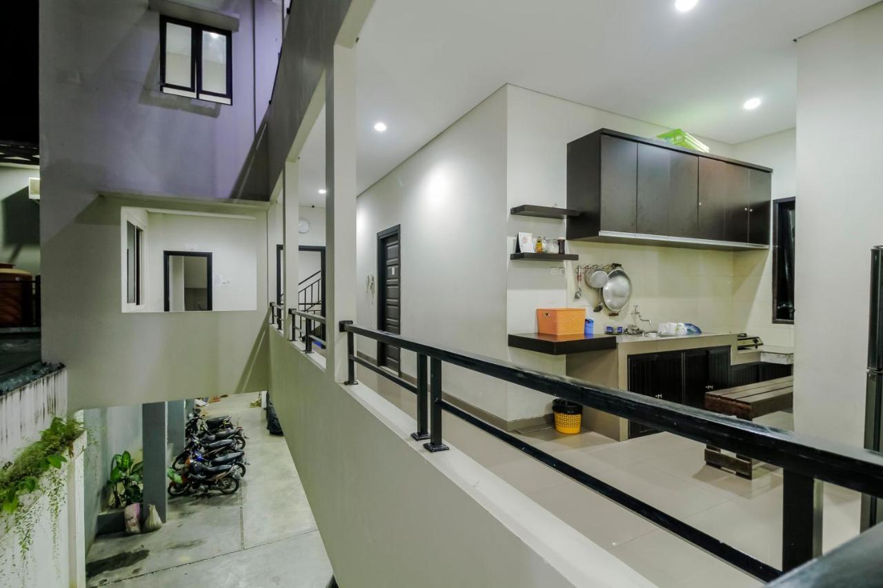 RedDoorz near Samarinda Central Plaza Exterior foto