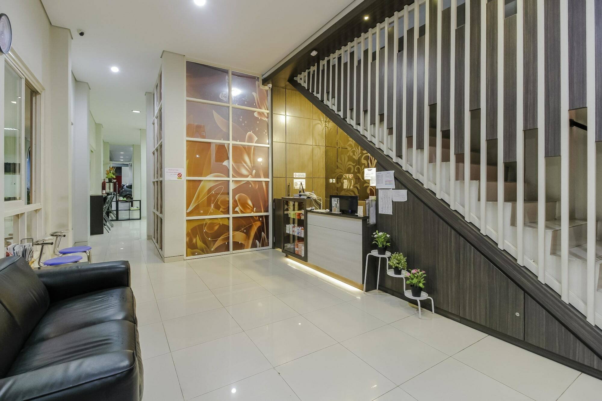 RedDoorz near Samarinda Central Plaza Exterior foto